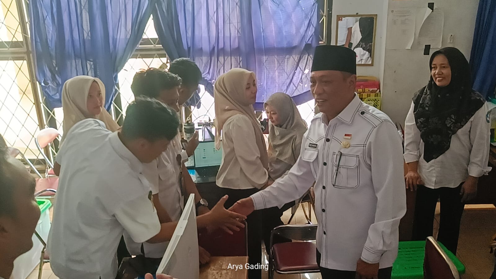 Perdana Masuk Kerja, Sekda Seluma Sidak ke Sekretariat DPRD dan Dinas Dikbud