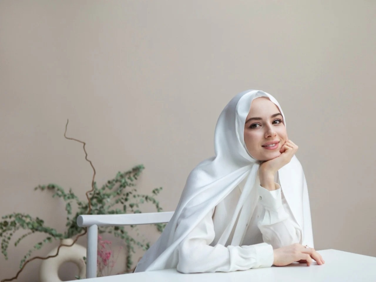 Muslimah, Begini Cara Memilih Kosmetik yang Halal dan Aman Digunakan