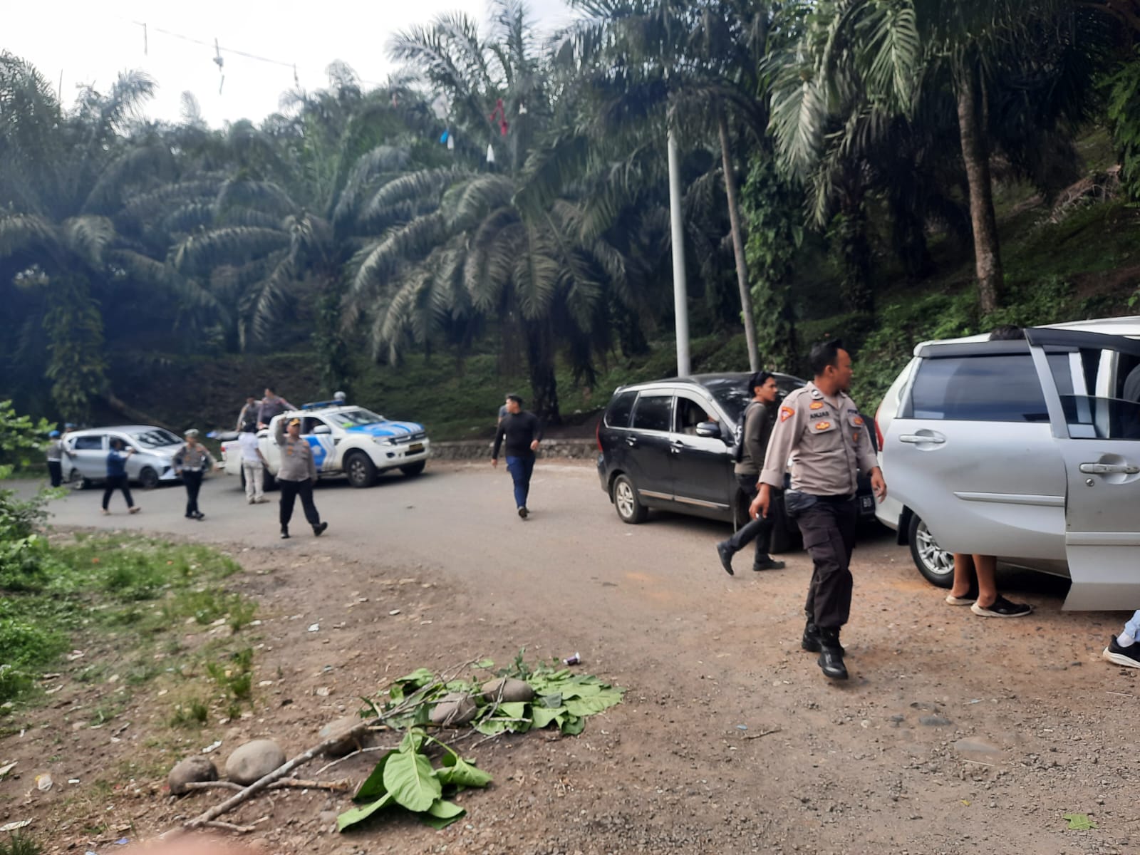 Terduga Pungli di Jalinbar Wilayah Bengkulu Utara Diangkut Polisi