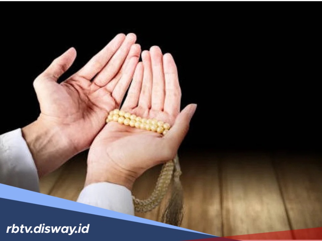 Doa Belum Dikabulkan? Jangan Bersedih, Ini 3 Tanda Allah Mengangkat Derajat Seseorang