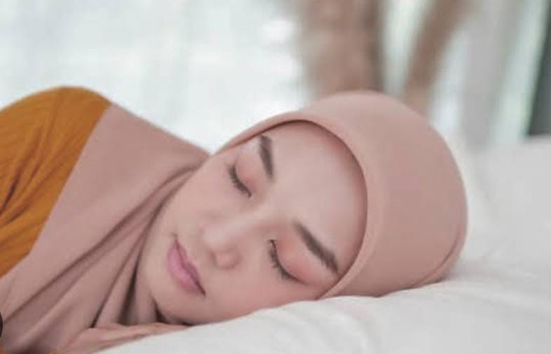 Baca Amalan Ini Sebelum Tidur Menghadap ke Kanan, InsyaAllah Utang Melilit akan Rontok