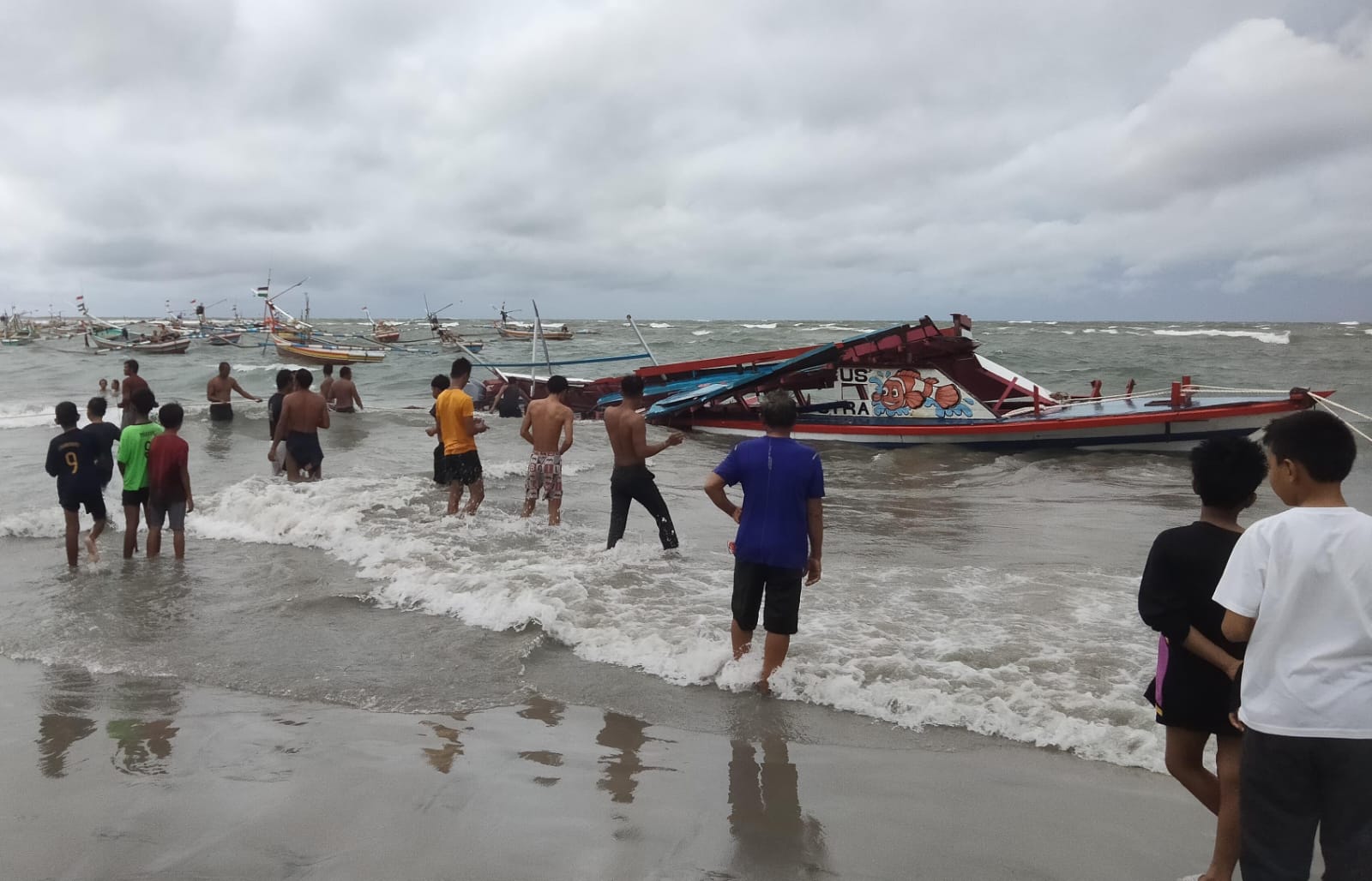 Kapal Wisata Tenggelam, 31 Karyawan Agung Toyota Muaro Bungo Ikut Jadi Korban, 1 Dilaporkan Meninggal Dunia