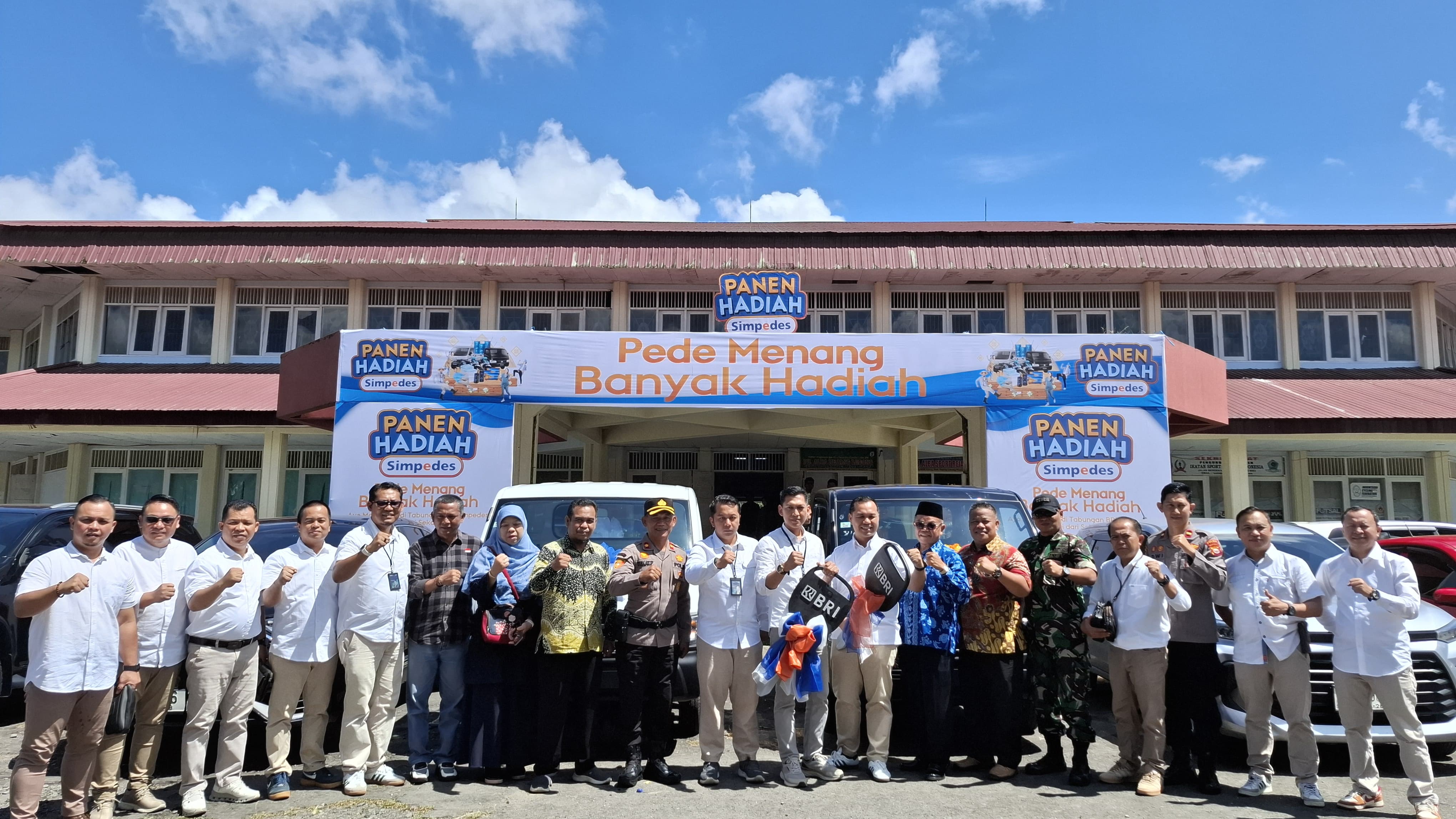 Warga Kepahiang dan Rejang Lebong Raih Hadiah Mobil Undian Simpedes BRI