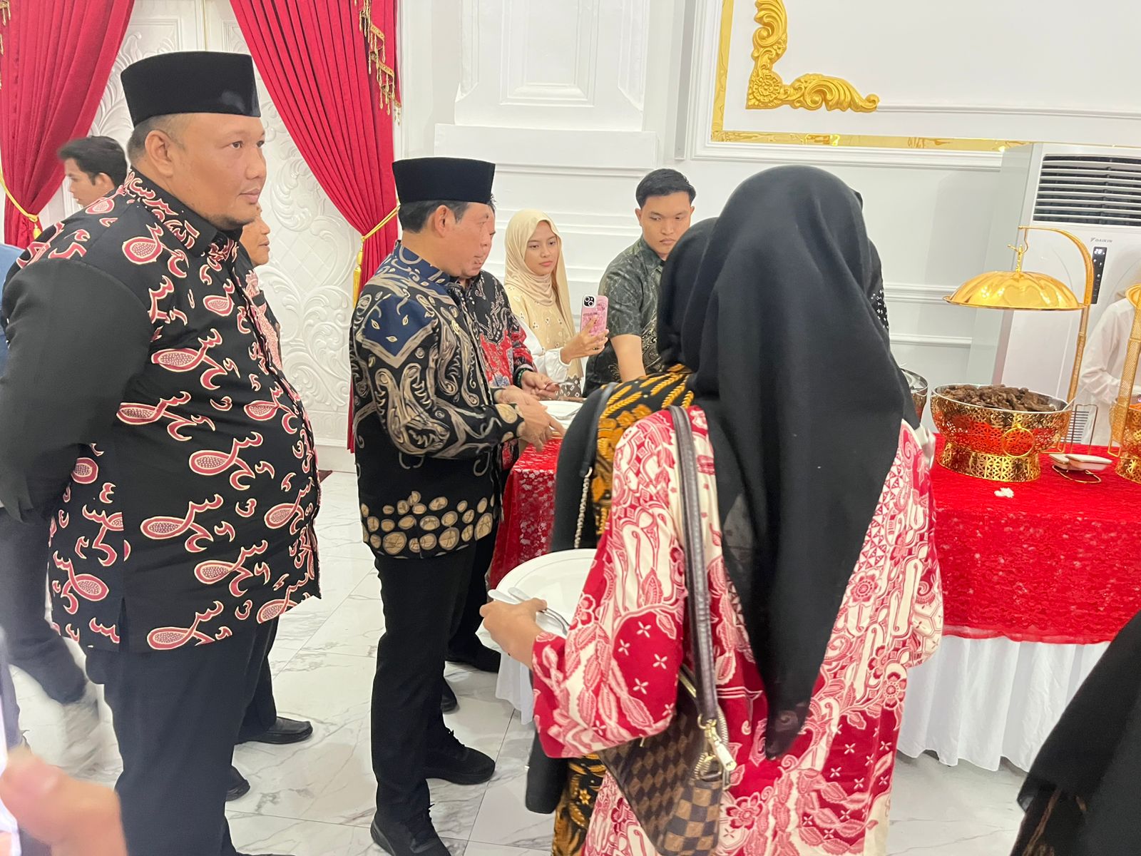 Walikota Jamu  Makan Malam Eksklusif untuk Jawara Ujian Tobo Kito, Pulangnya Bawa Laptop