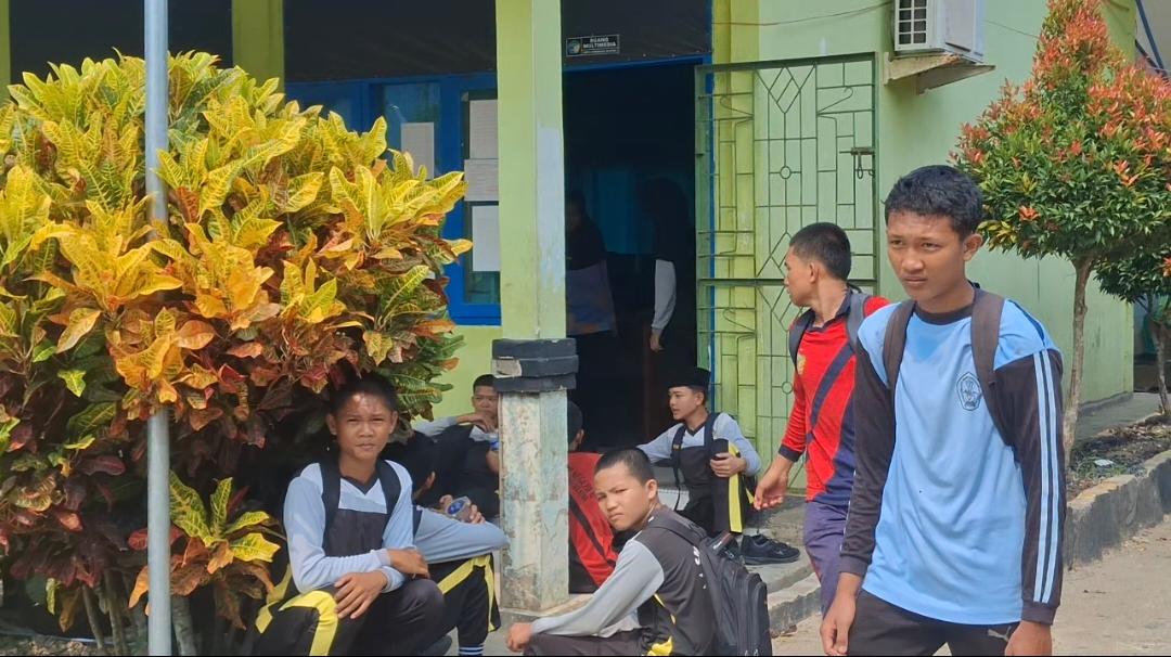 Pelajar SMPN 06 Bengkulu Selatan Tak Lagi Khawatir Ruang Belajar Ambruk