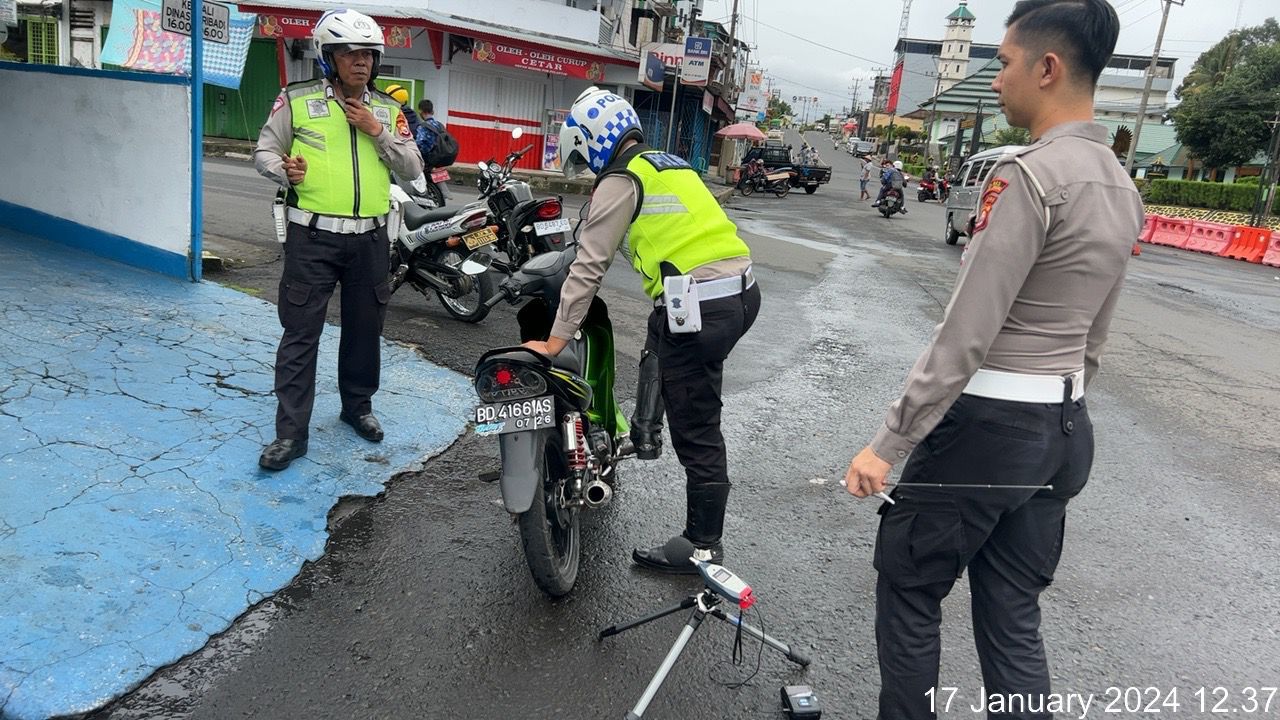 Masih Bandel Gunakan Knalpot Brong, Pengendara Bermotor Siap-siap Jalan Kaki