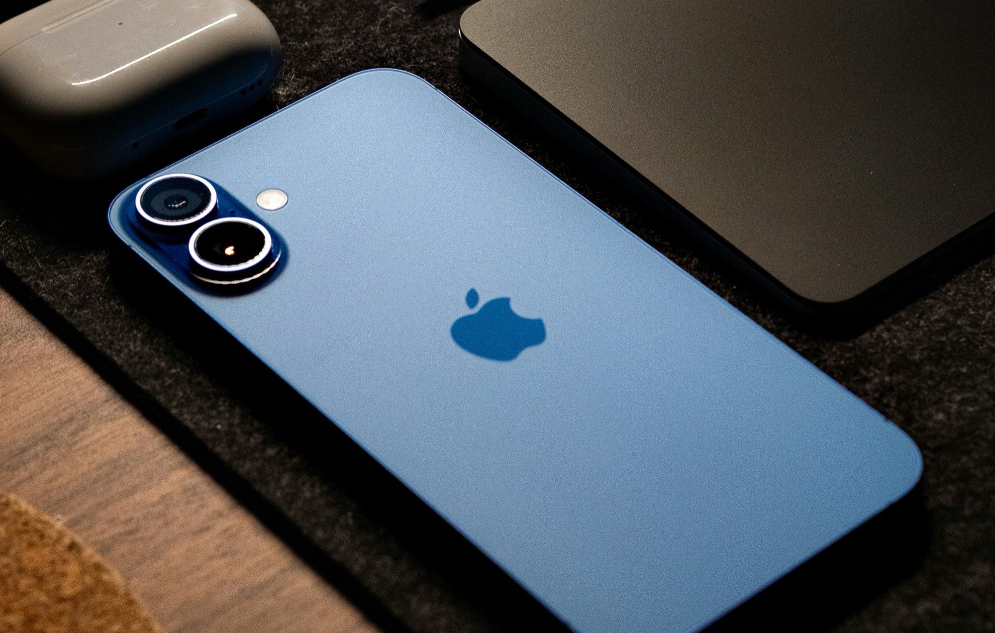 iPhone 16e Punya Modem Apple C1, Paling Hemat Daya dan Performa Konektivitas Andal