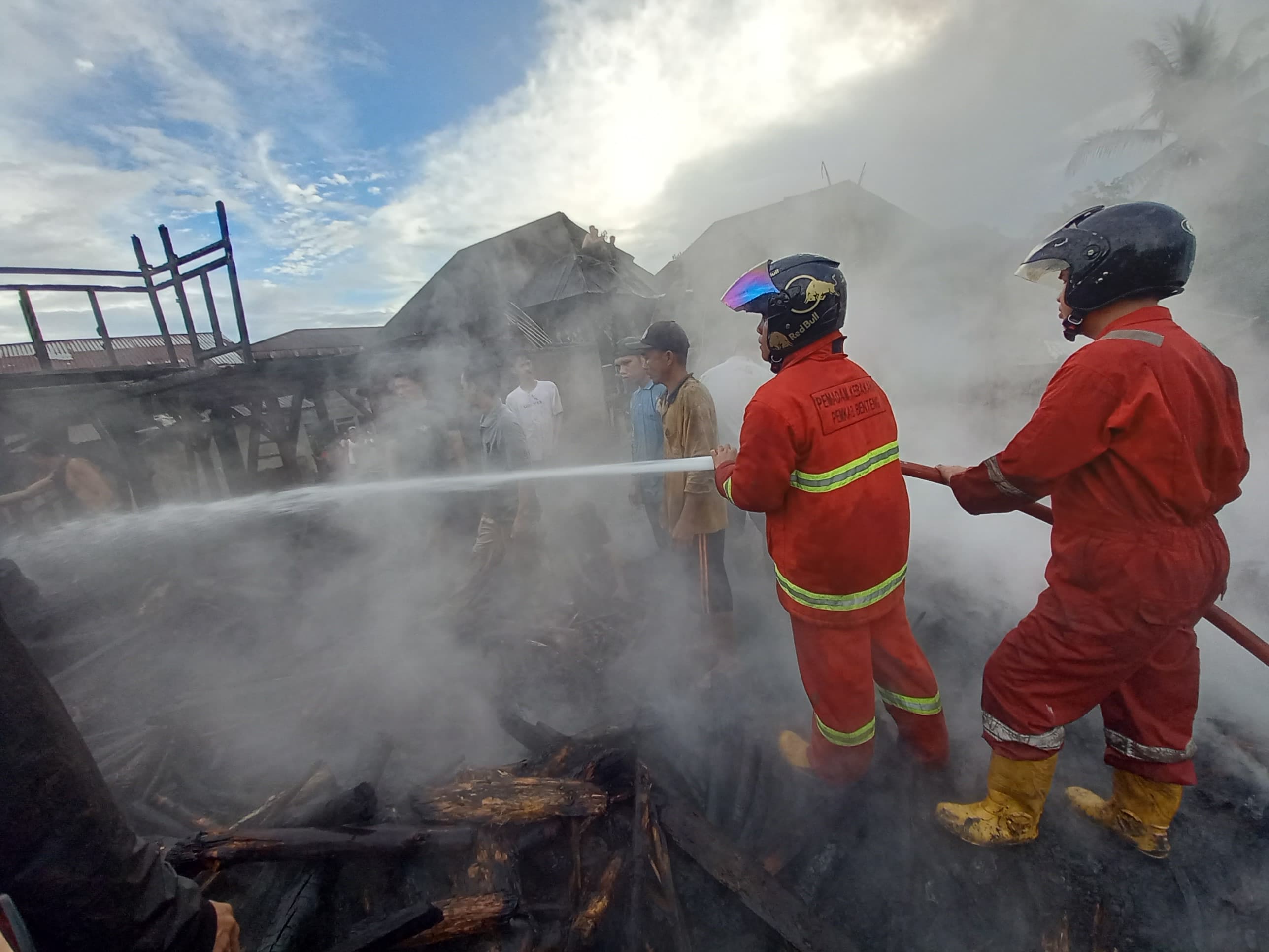 Bengkulu Tengah Membara, 5 Unit Rumah Terbakar