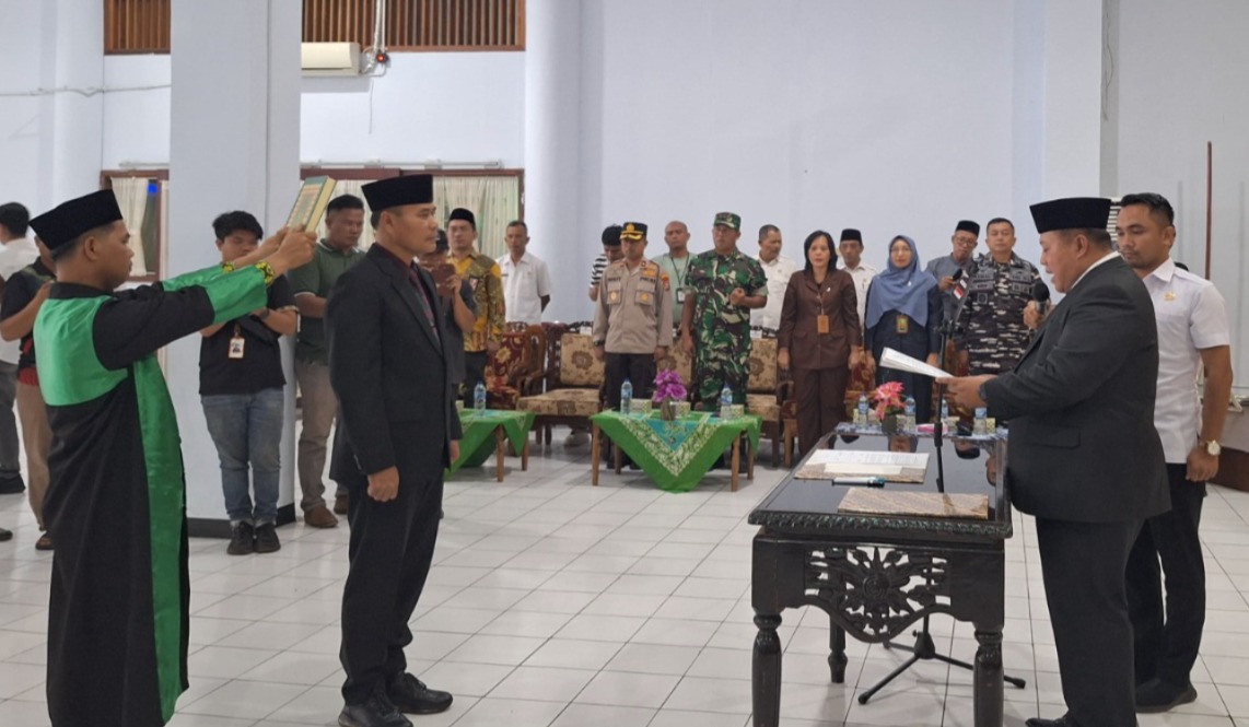 Bupati Choirul Huda Lantik Drs. Marjohan Husein sebagai Sekda Mukomuko