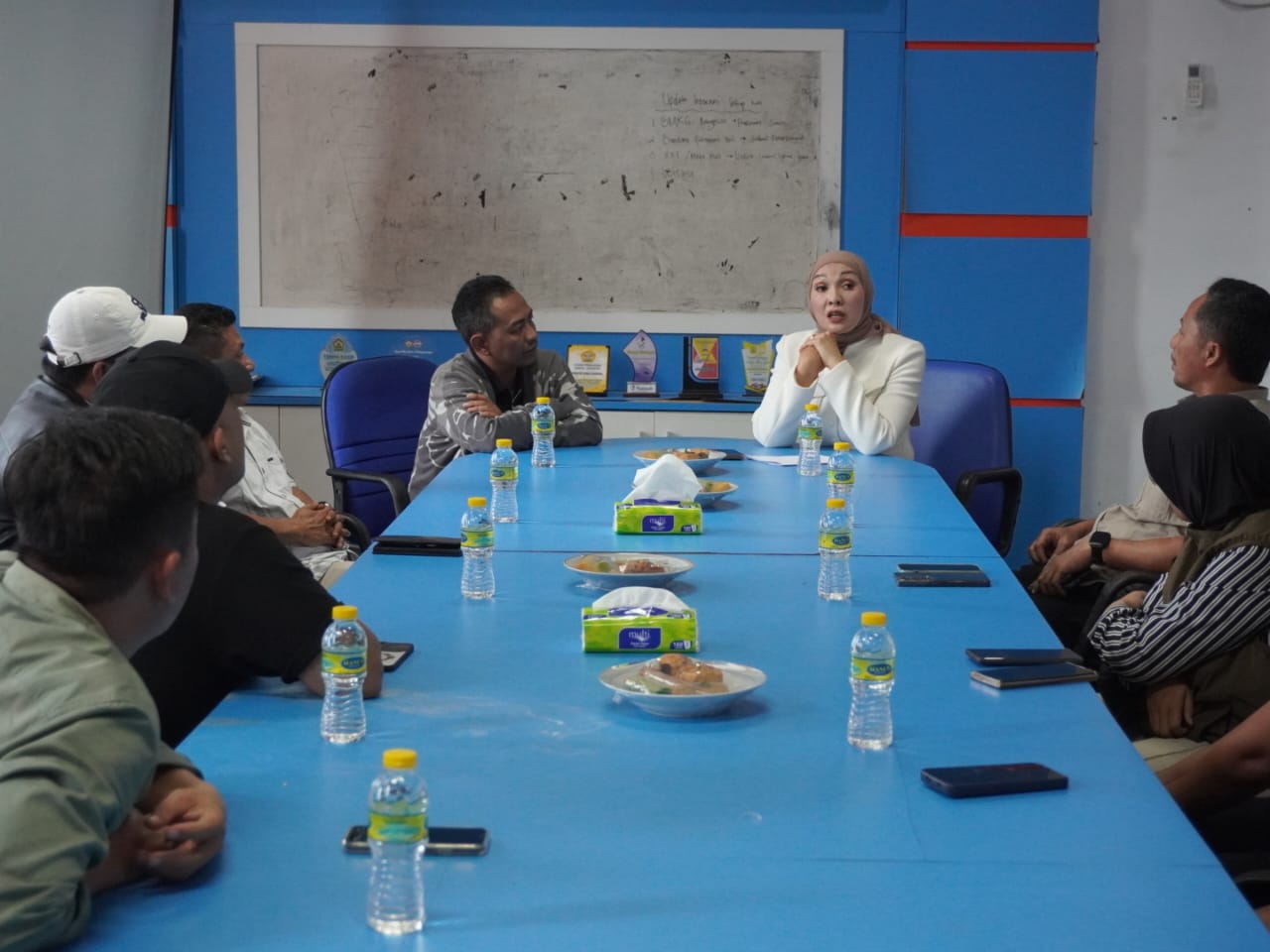 Anggota DPR RI Erna Sari Dewi Jalin Silaturahmi dengan Pimpinan Media RBMG