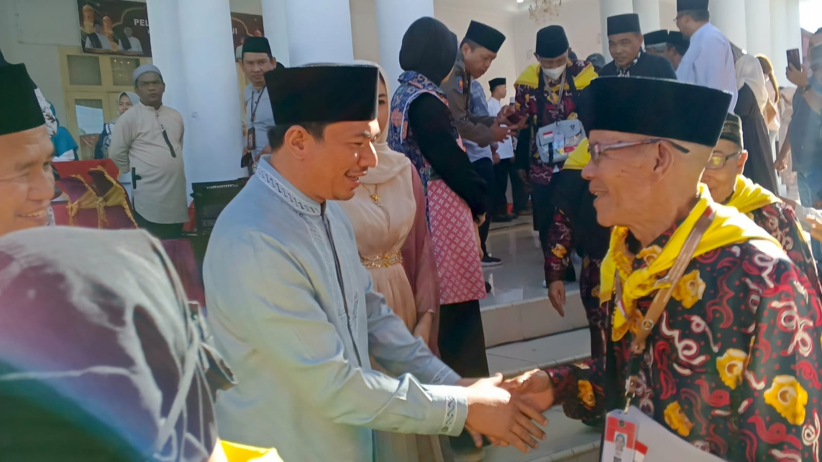 Bupati Arie Septia Adinata Lepas 29 Calon Jemaah Haji Bengkulu Utara