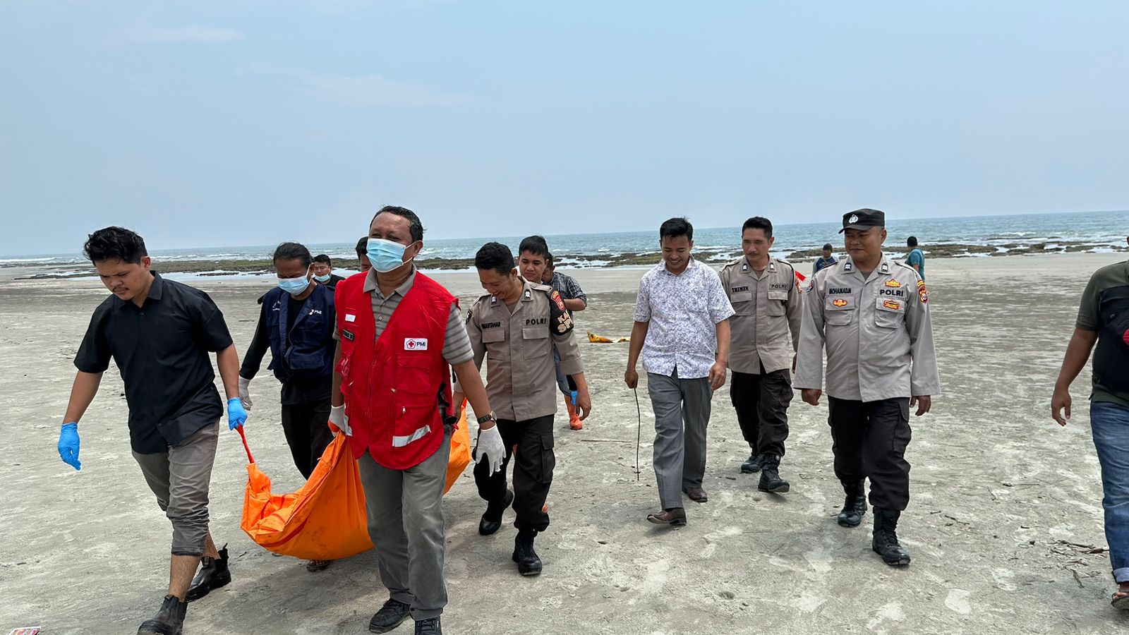 Heboh, Mayat Tanpa Busana Ditemukan Nelayan Tersangkut di Karang