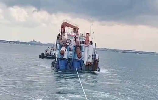  PT Pelindo Bengkulu Datangkan Kapal keruk CSD Costa Fortune 3 dan AHT Costa Fortune 5 dari Batam