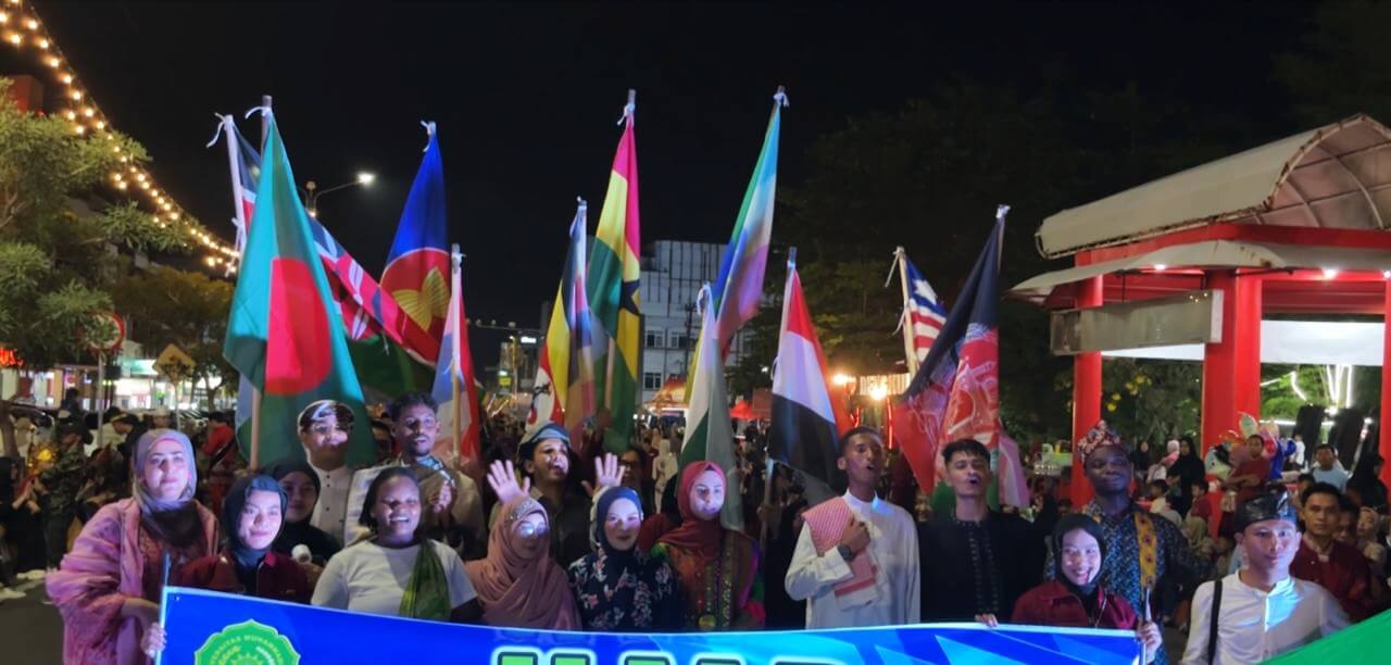 Mahasiswa Internasional dari 11 Negara dan 3 Benua di Dunia Semarakkan Karnaval Batik Internasional 2026 