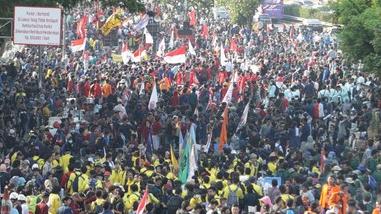 Minta Setop MBG dan Protes Kenaikan Harga BBM, Ribuan Mahasiswa Demo