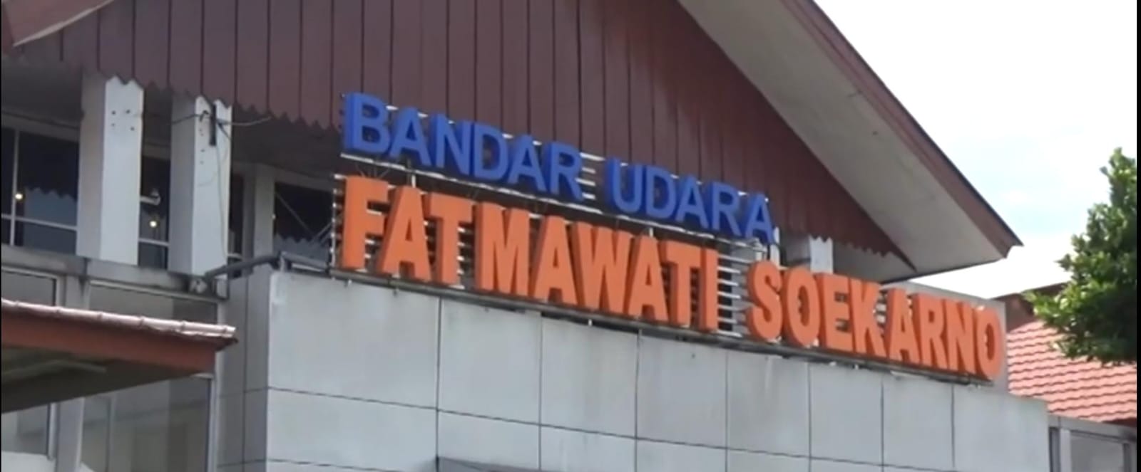 Aspal Landasan Bandara Fatmawati Rusak, 2 Pesawat Gagal Mendarat 