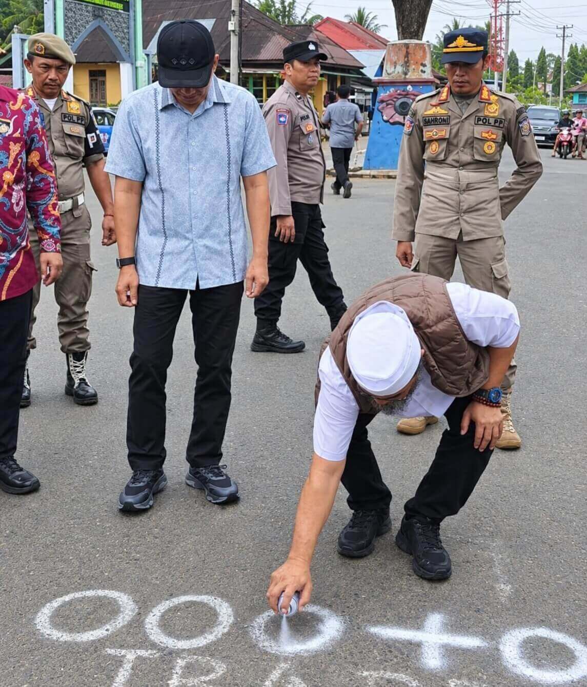 Helmi Hasan Turun Langsung Tandai Titik Nol Jalan Gunung Selan di Bengkulu Utara 
