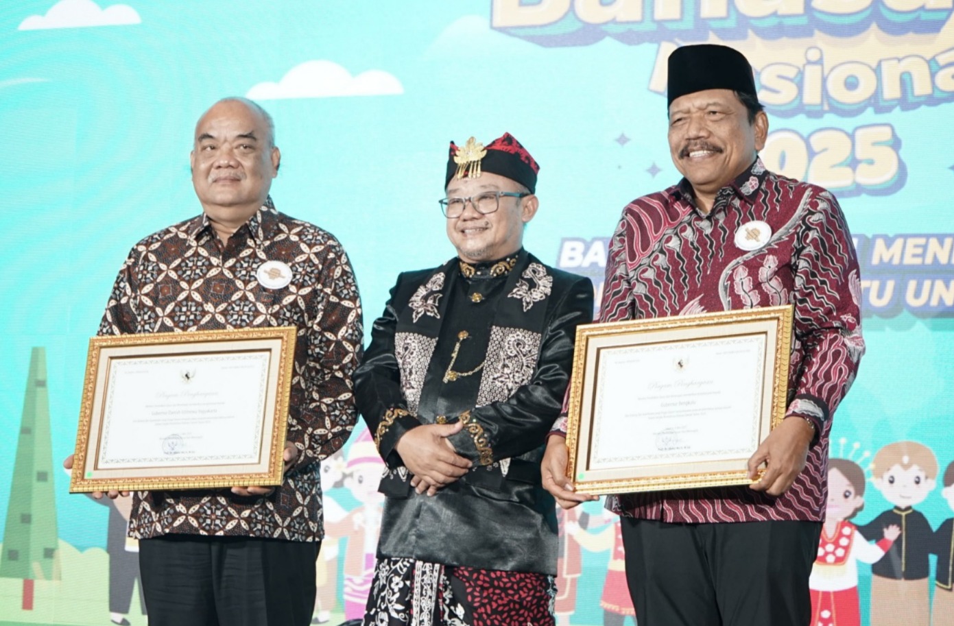 Pemprov Bengkulu Terima Penghargaan Kesatria Bahasa di Festival Tunas Bahasa Ibu Nasional 2025