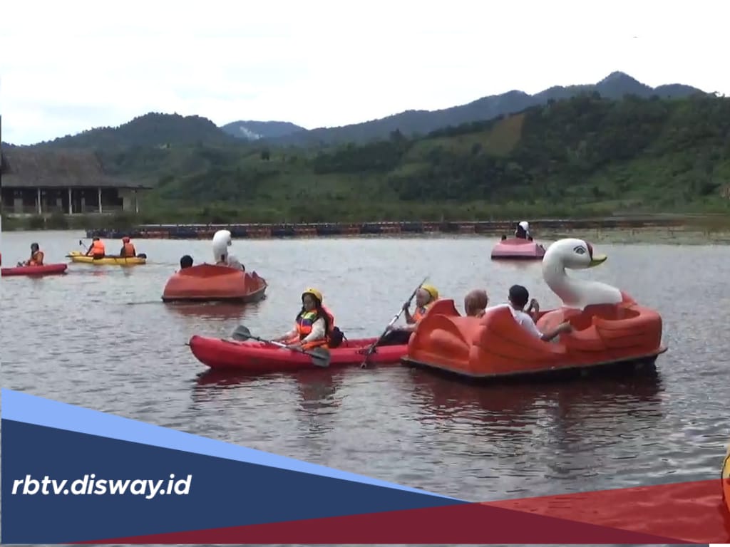 Paralayang di Danau Mas Harun Rejang Lebong, Magnet Baru untuk Wisatawan