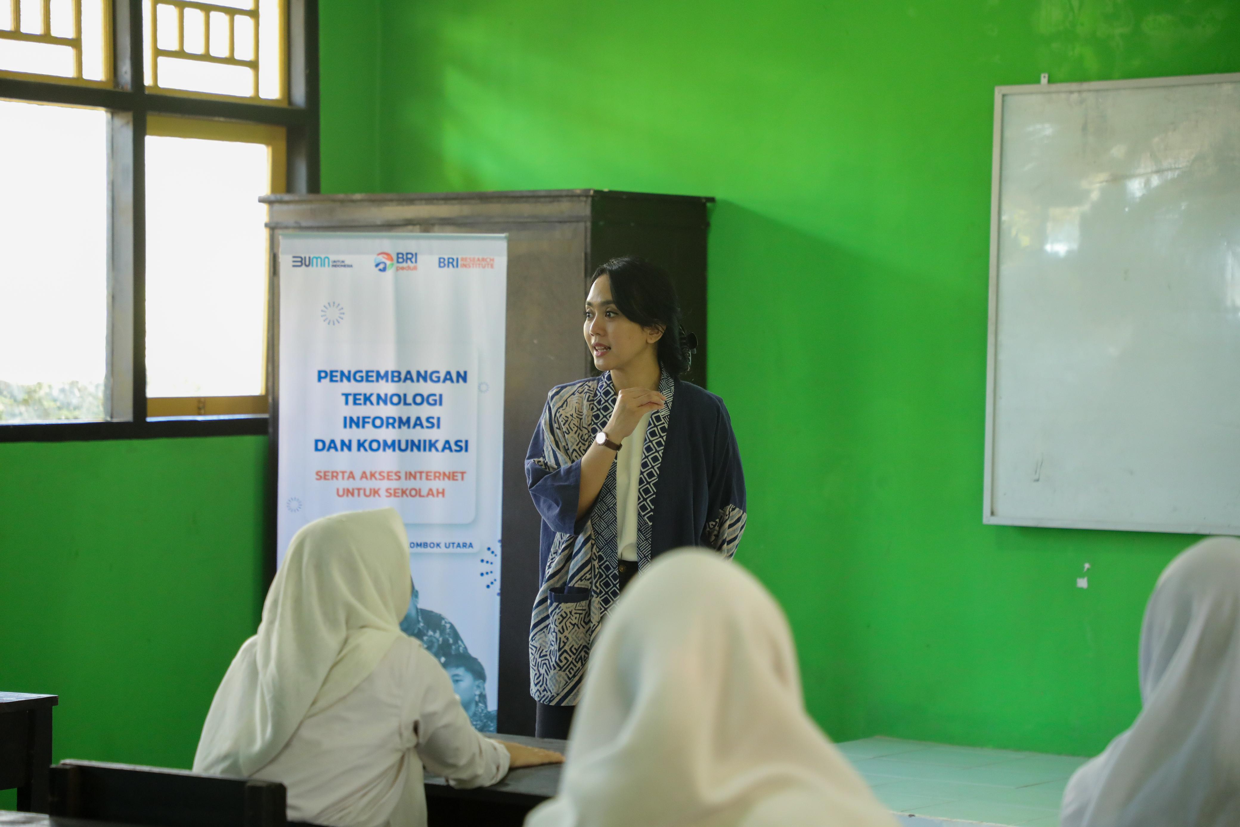 Turut Bangun Pondasi SDM Unggul, BRI Perkuat Pendidikan di Daerah 3T dengan Teknologi