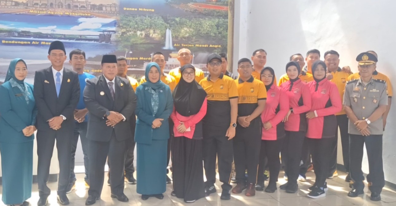 Atensi Bupati Mukomuko Choirul Huda Saat Upacara Hardiknas 2025