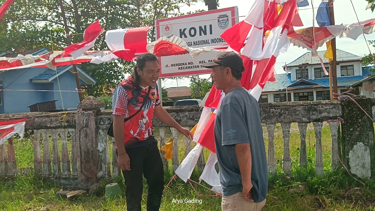 Cerita Pedagang Bendera Musiman di Seluma, Banyak yang Cari Bendera One Piece 