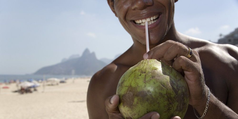 Bisa Bikin Subur, Ini 6 Manfaat Air Kelapa Muda untuk Pria 