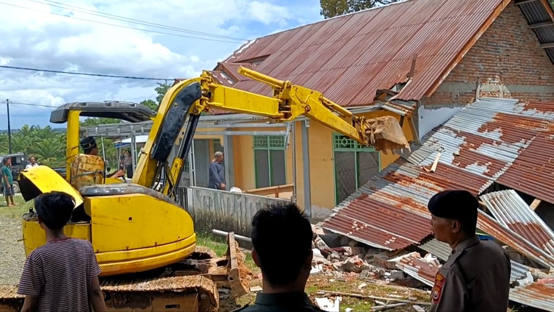 Ini Alasan PN Tais Meratakan Rumah Nasabah Bank yang Kreditnya Macet