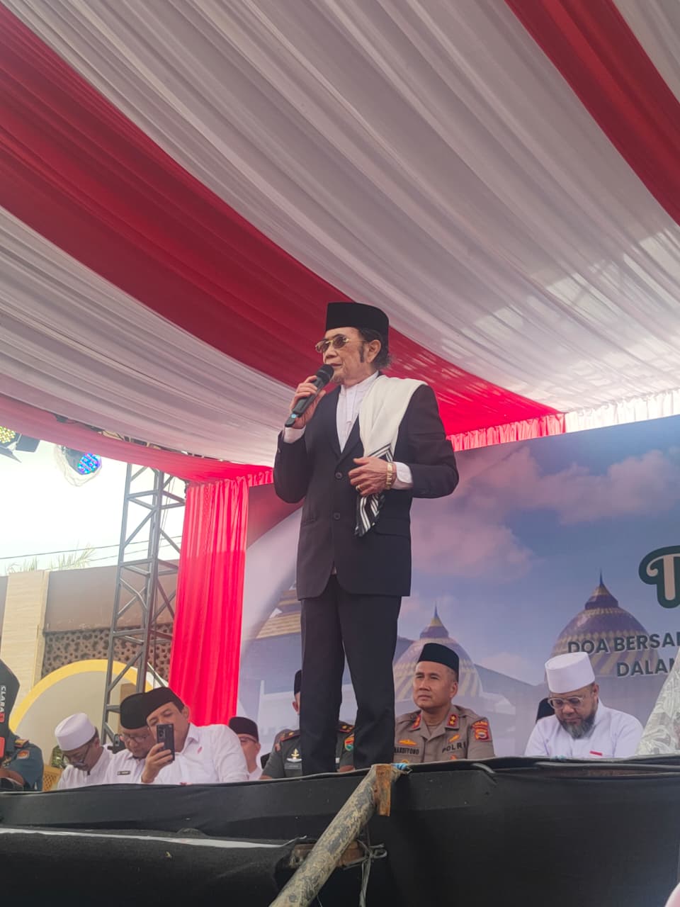 Bengkulu Gelar Tabligh Akbar dan Doa untuk Bencana Sumatera, Rhoma Irama Ingatkan Makna Bencana