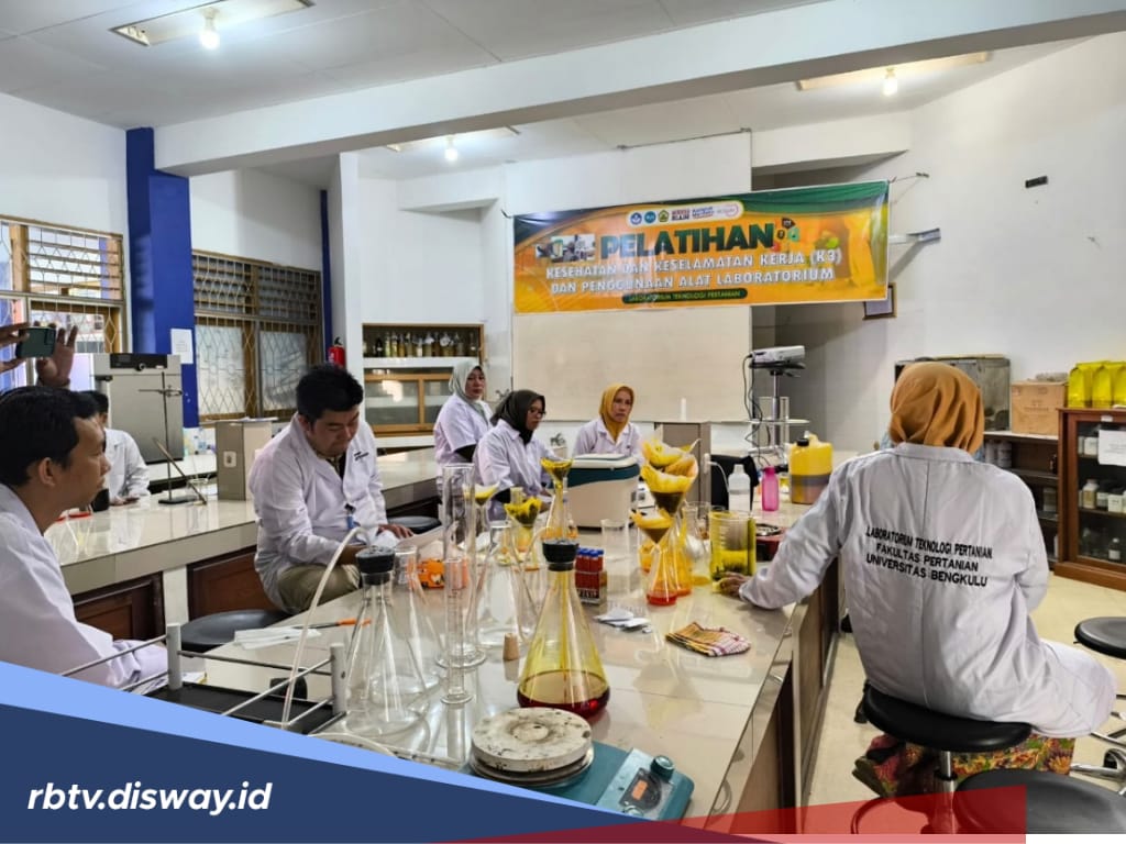 Perdana di Bengkulu, SMKN 6 Kota Sulap CPO Jadi Minyak Goreng Merah Putih 