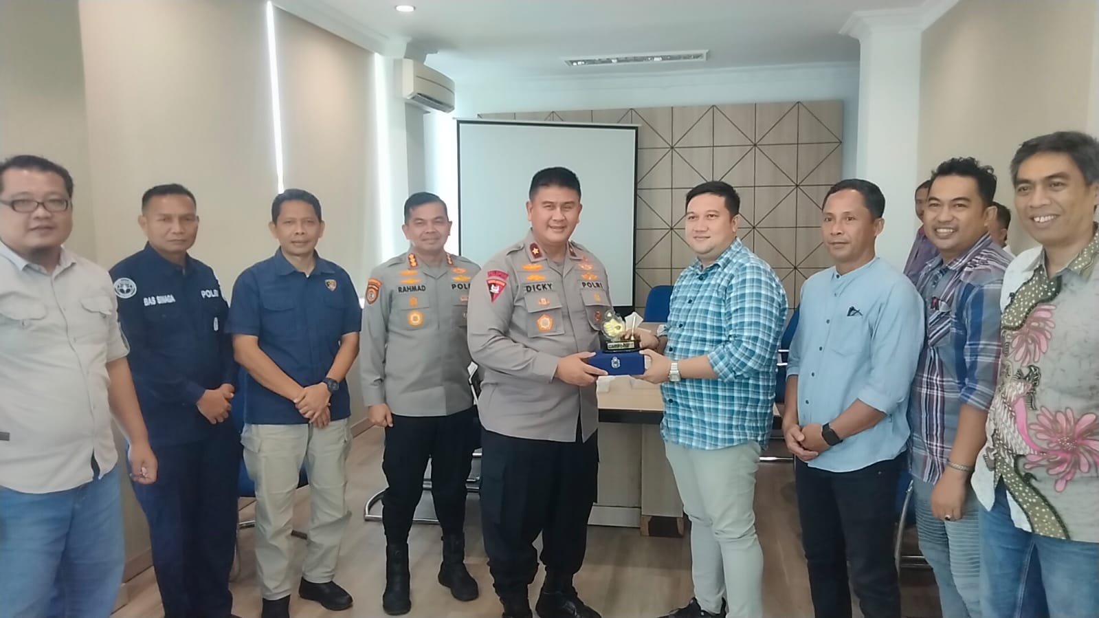 Kunjungi RBTV dan Harian RB, Wakapolda Bengkulu Ngobrol Akrab dengan Insan Pers