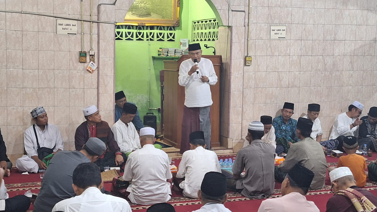 Pimpin Tarling Pemkab Benteng, Sekkab Rachmat Riyanto Ajak Warga sholat Ied di Pendopo