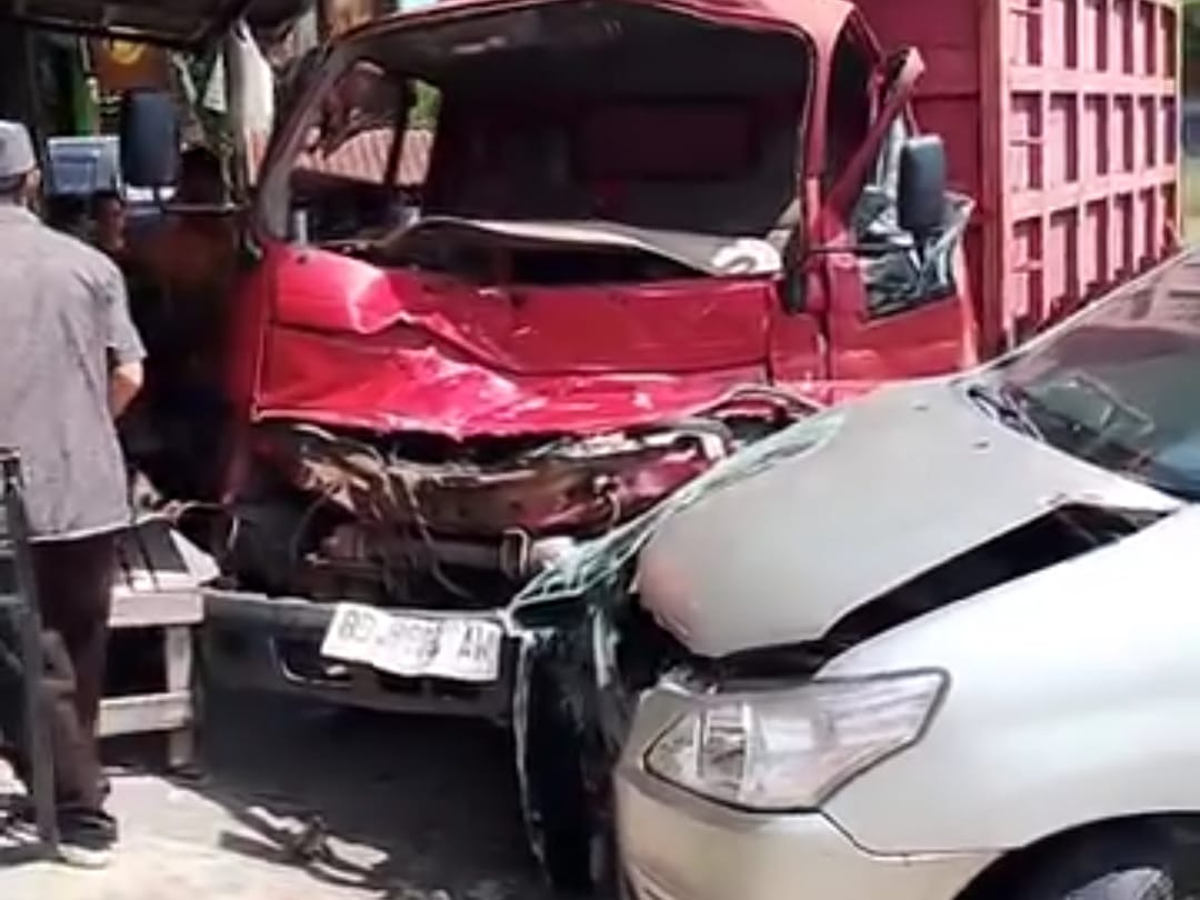 Jokowi Terlibat Kecelakaan Beruntun, Kejadian Minggu Siang