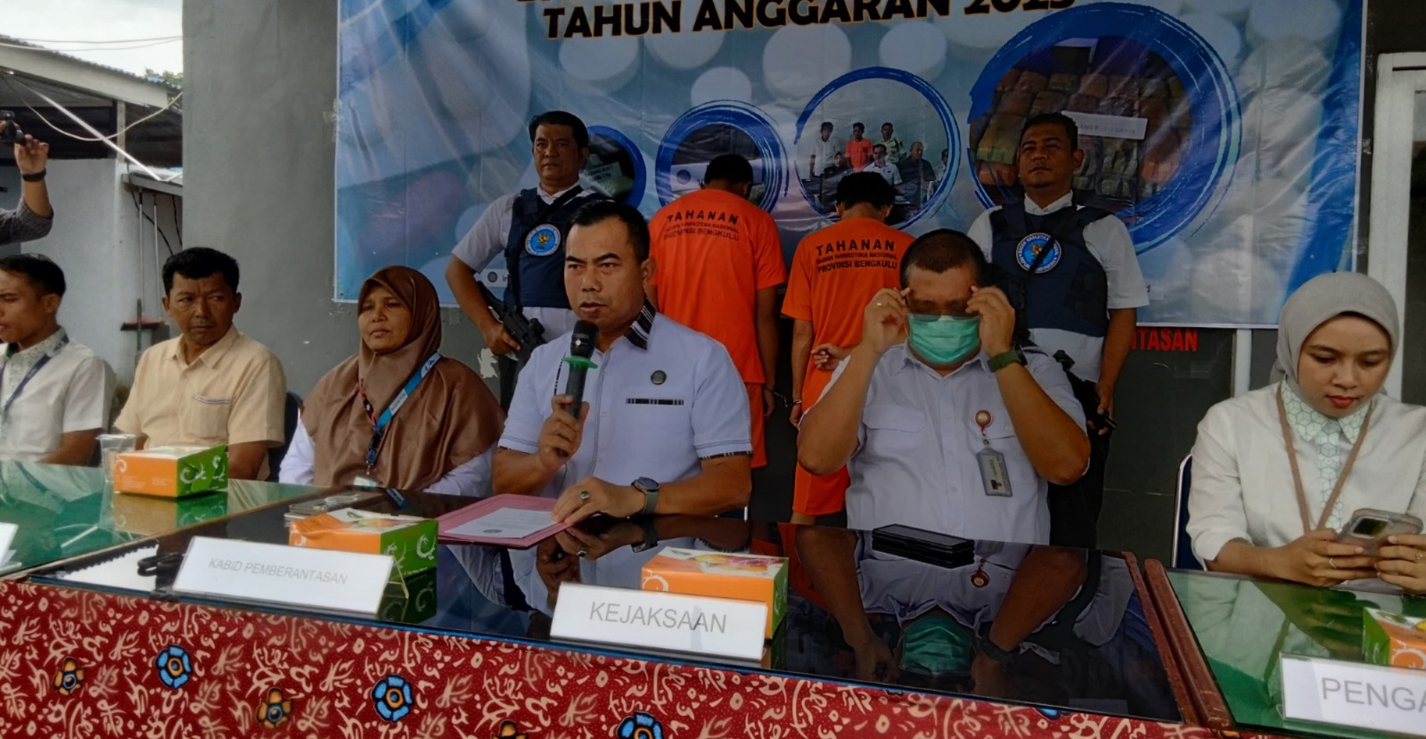 BNNP Bengkulu Musnahkan 52 Paket Sabu dari 2 Tersangka