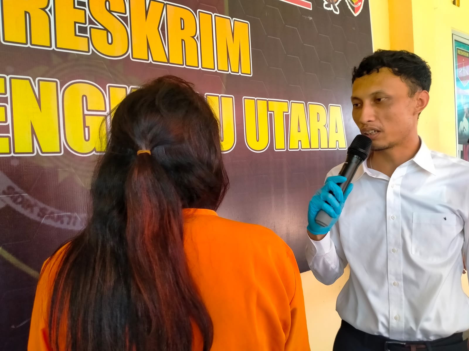 Tak hanya Jajakan Anak Kandung, Tsk Mucikari Ini juga Sering Jajakan Diri Sendiri