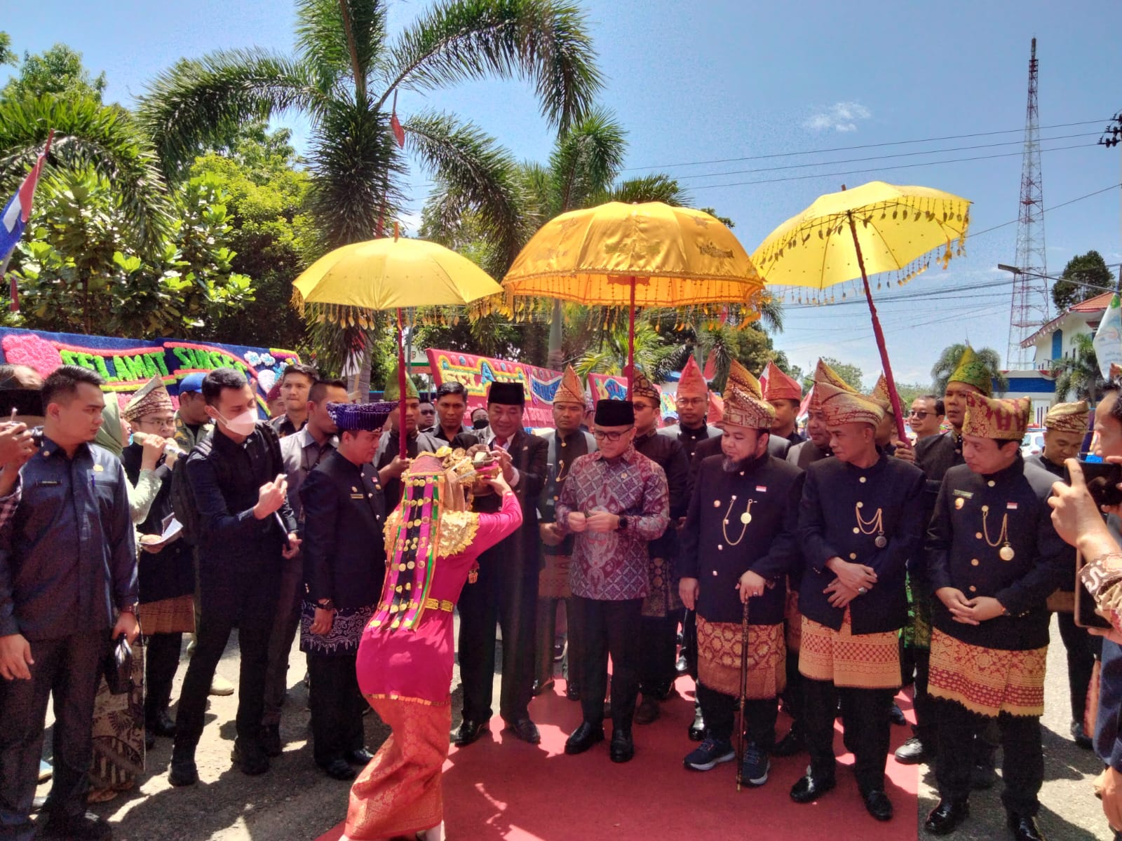 Disambut Dol dan Pantun, MenPANRB Berbagi Pengalaman pada Pejabat Bengkulu