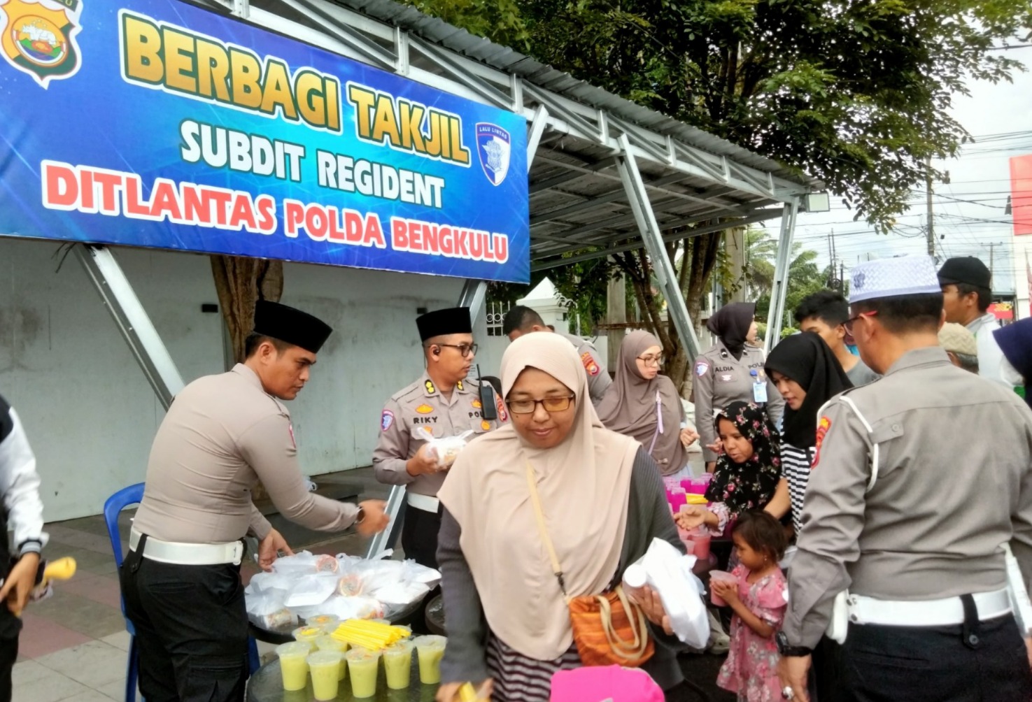 Berburu Berkah, Ditlantas Polda Bengkulu Bagikan 350 Takjil Gratis Selama Ramadan, Lokasinya di Sini