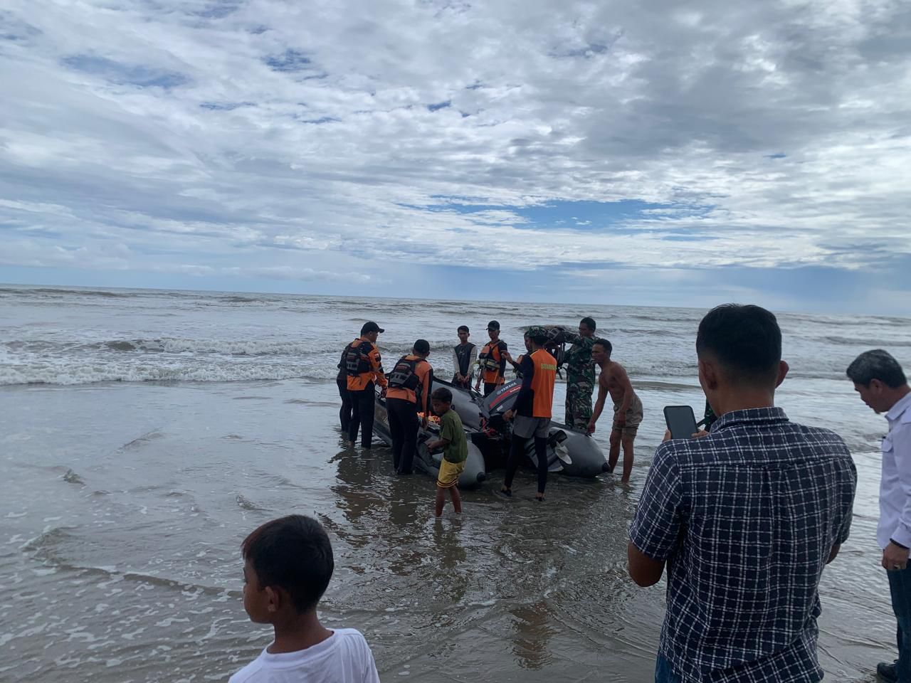 Pelajar SMP Hanyut Terseret Ombak di Pantai Badri Mukomuko