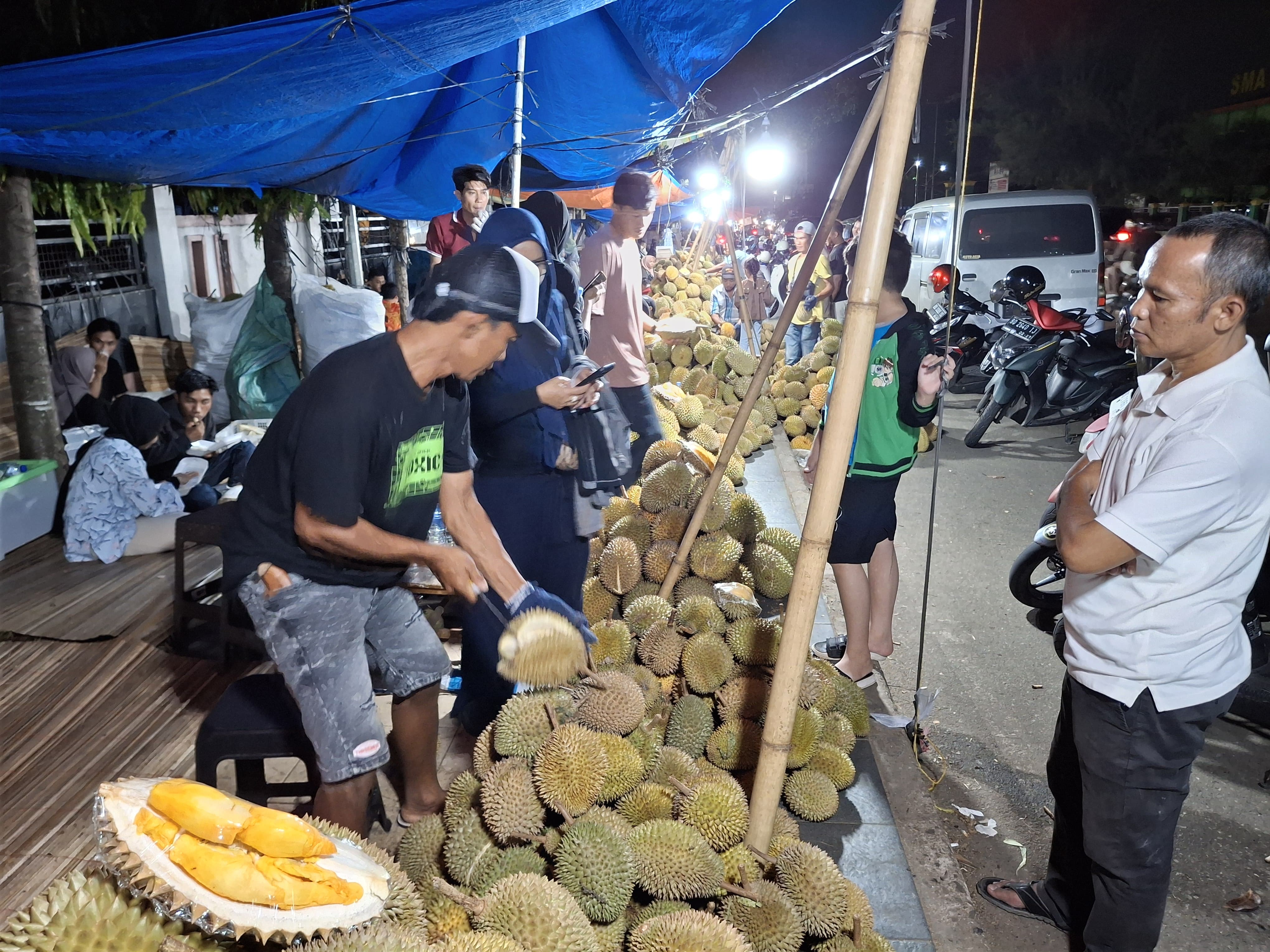 Gak Cuma Bakar Jagung, Tunggu Malam Pergantian Tahun dengan Nikmati Raja Buah Ini juga Mantap!