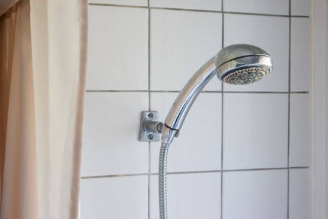 Shower Mampet? Kenali Penyebab dan Trik Ampuh Mengatasi Shower Tersumbat