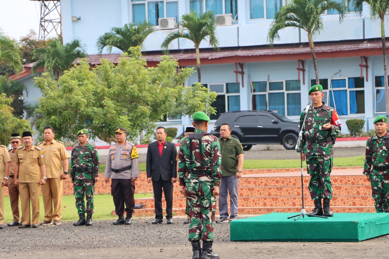 Jelang Kunjungan Presiden, Dandim Seluma Pimpin Apel Gelar Pasukan, Rehab Jalan Nasional Dikebut