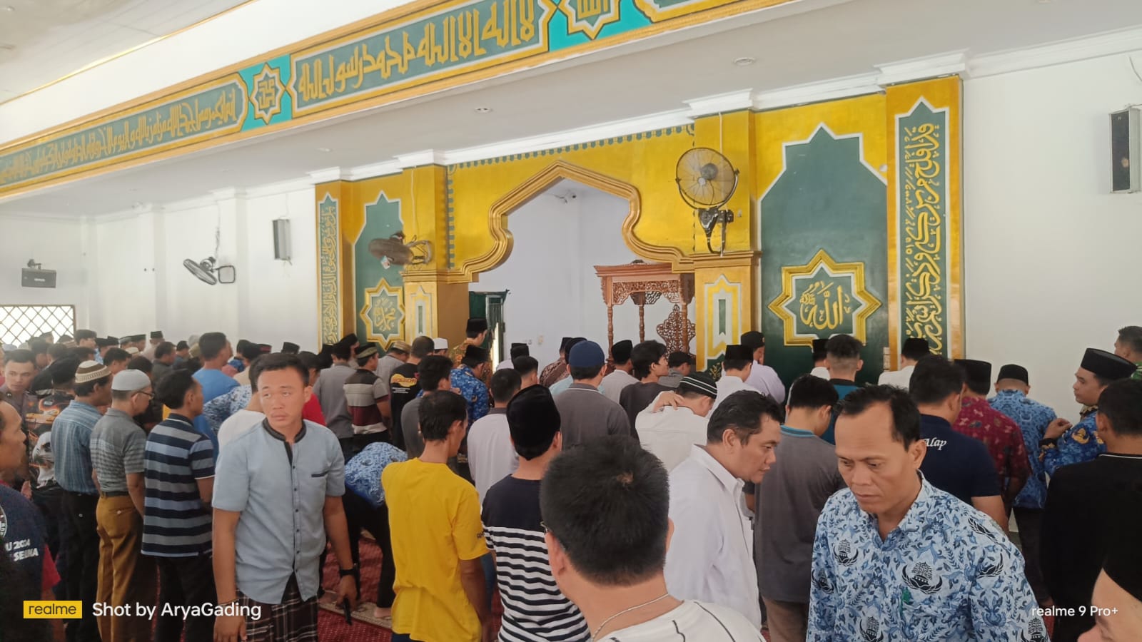 Warga Seluma Gelar Sholat Ghoib Usai Jumatan,Doakan yang Meninggal dan Minta Keselamatan Bagi Rakyat Palestina