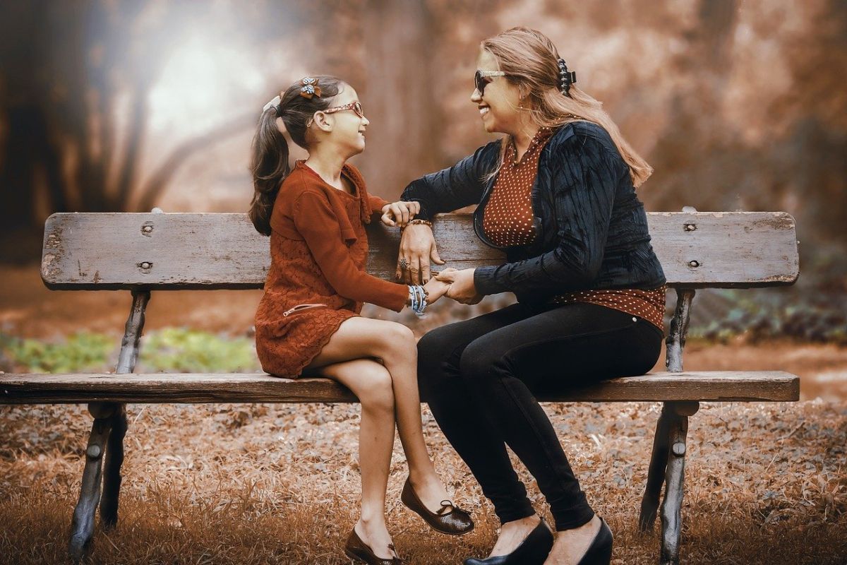 Bunda, Ini Lho Tanda Anak Gadisnya Beranjak Remaja, Pahami juga Cara Menghadapi Perubahan Emosinya