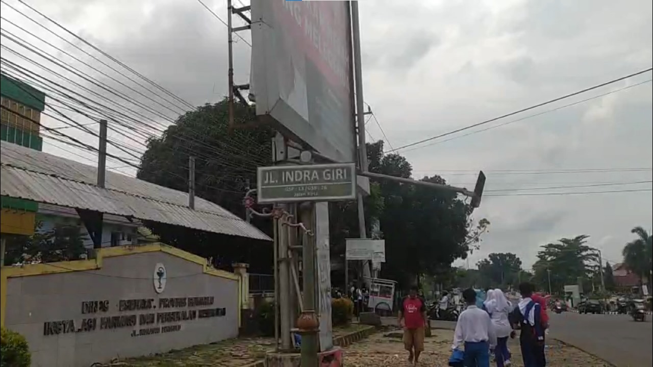 Selera Makan Sate Bakar, Mahasiswi Ini Malah Kehilangan Laptop