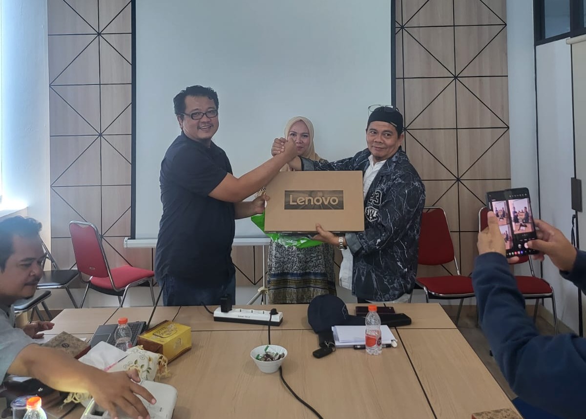 Terbaik 1 Triwulan Pertama 2024, RBTV Disway Terima Reward dari Direktur RBMG 