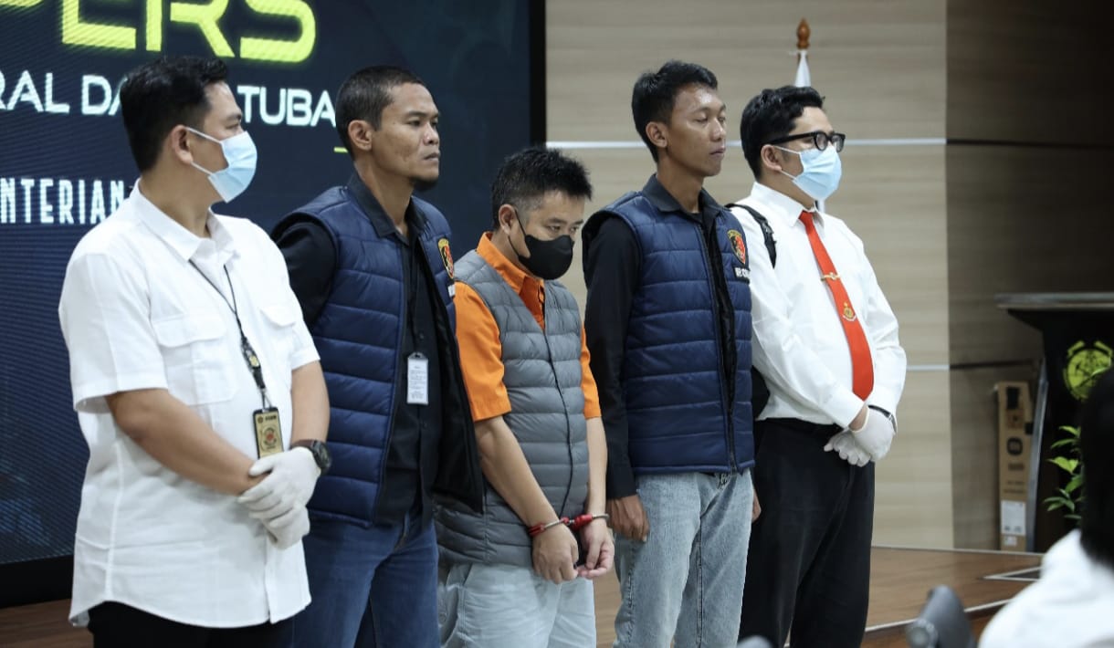 Chinese National Steals 774 Kilograms of Gold from Indonesia