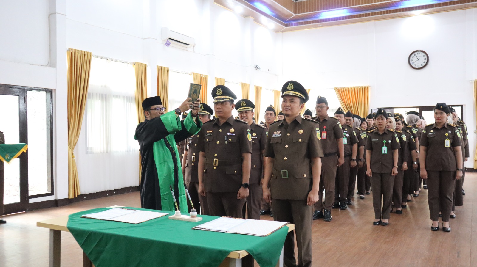 Sertijab, Kajari Bengkulu Dr. Ni Wayan Sinaryati Lantik Kasi Pidum dan Kasi Datun