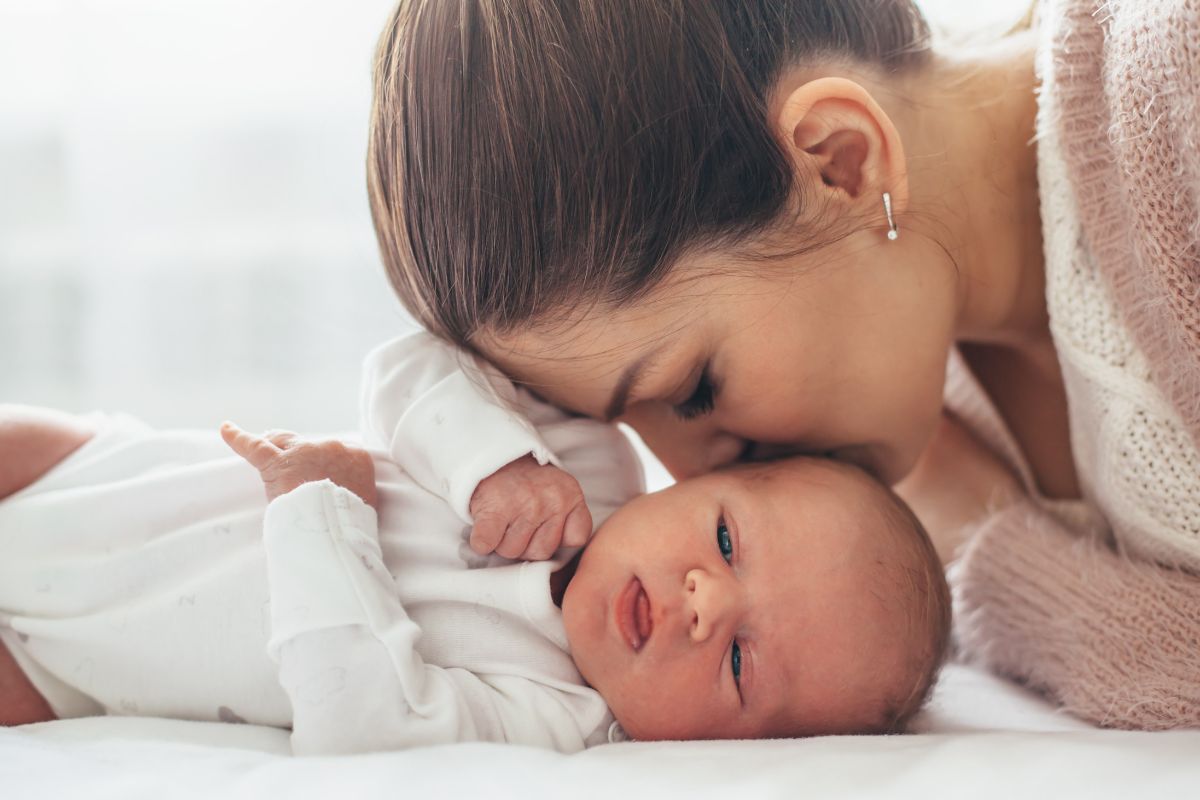 Tidak Boleh Sembarangan, Ini Hal yang Harus Dipertimbangkan Sebelum Memberi Parfum untuk Bayi 