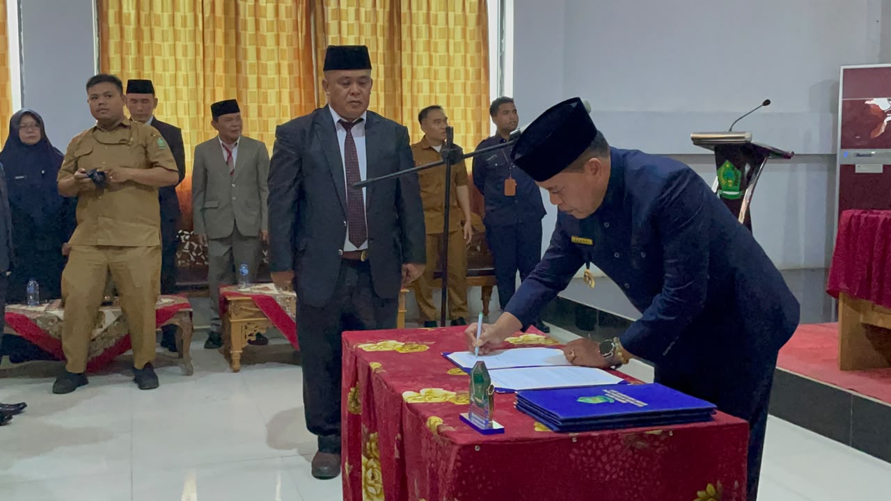 Bupati Lebong Lantik 17 Pejabat Eselon II, Ini Daftar Namanya