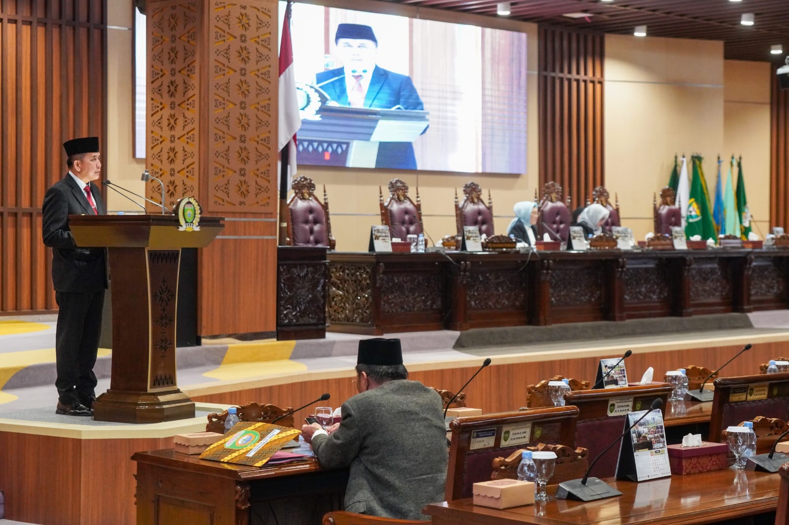 Pelantikan Anggota DPRD Provinsi Sumatera Selatan, Berapa Pendapatan Anggota Dewan per Bulan?